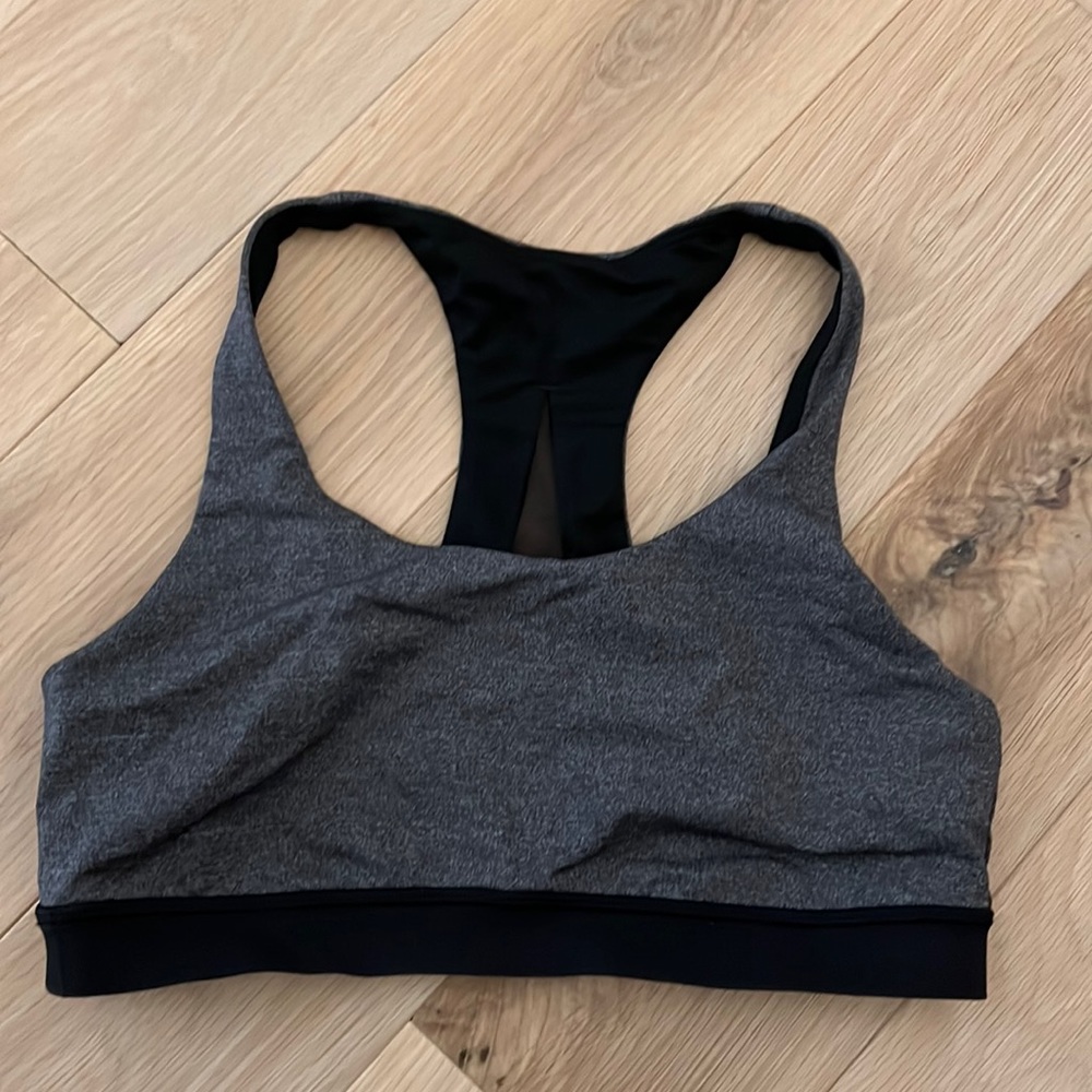 Lululemon women’s sports bra gray @ black 8